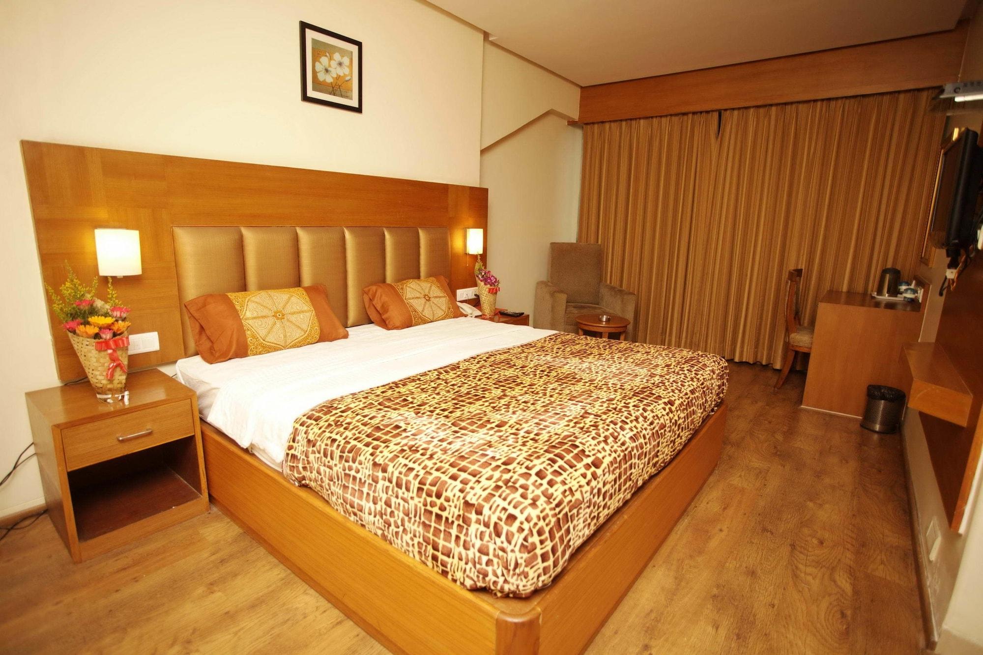 Click Hotel Caliph, Bombaj Zewnętrze zdjęcie